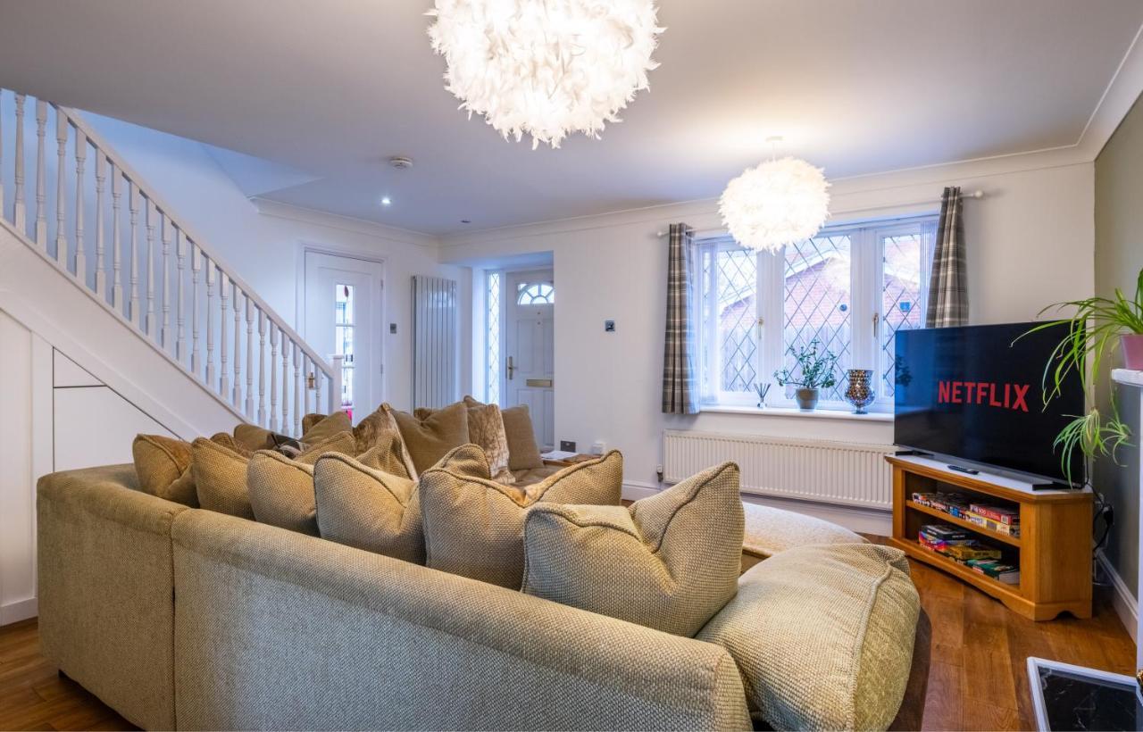 Beautiful House In South Cambridge, 14-Min Drive To The City Centre, Free Parking, No Sofabeds, Sleeps 6 Екстериор снимка