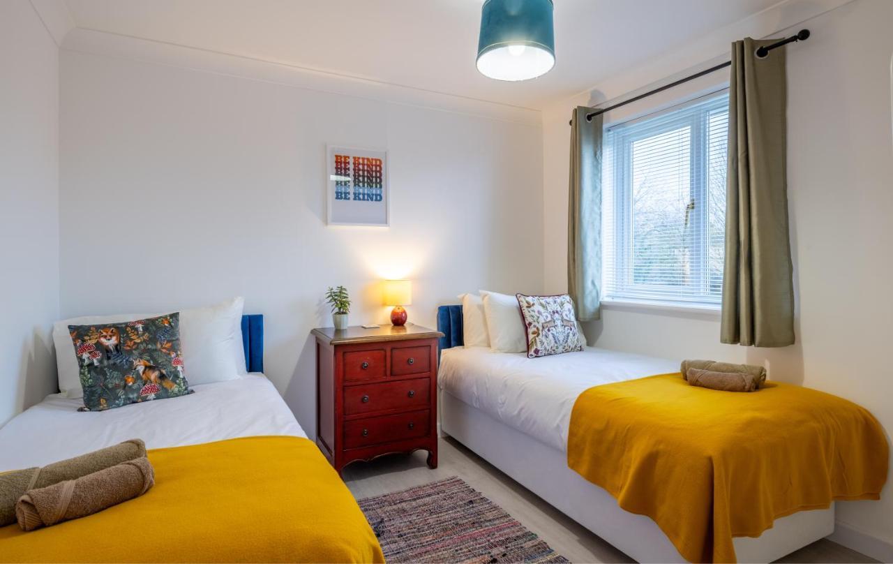 Beautiful House In South Cambridge, 14-Min Drive To The City Centre, Free Parking, No Sofabeds, Sleeps 6 Екстериор снимка