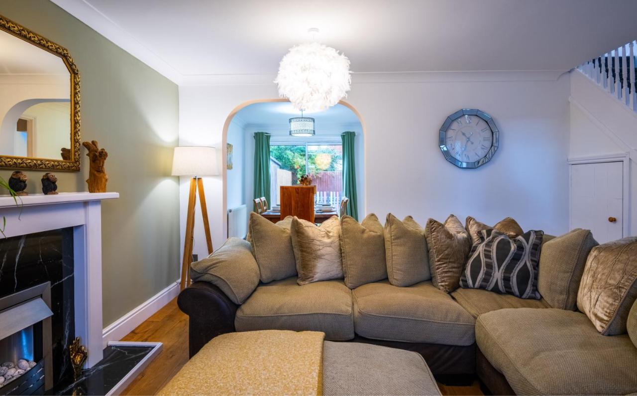 Beautiful House In South Cambridge, 14-Min Drive To The City Centre, Free Parking, No Sofabeds, Sleeps 6 Екстериор снимка